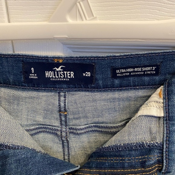 Hollister Ultra High-Rise Short 3” - Picture 3 of 3